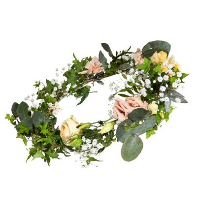 Sommerlig blomsterkrans i duse farger Sommerlig blomsterkrans i duse farger